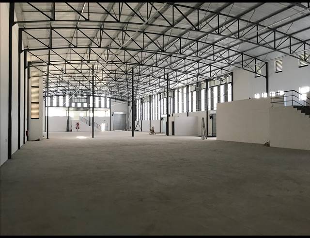 2,000M² FACTORY TO LET IN PAROW CENTRAL